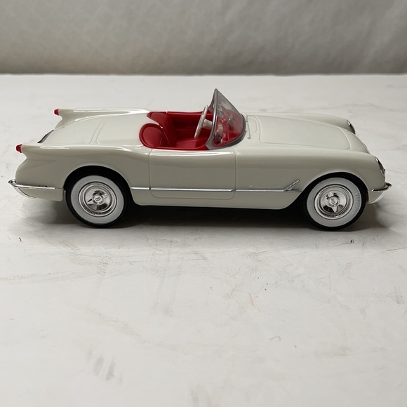 #8732 AMT Ertl 1953 Corvette Polo White 1/25 Scale Plastic Promo Model Car NEW - Picture 10 of 13